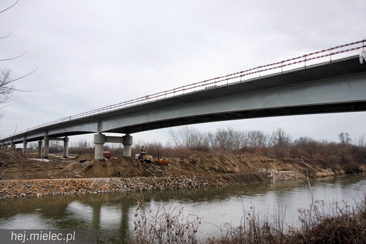 Trwa budowa mostów na Wiśle, Brniu i Wisłoce - stan robót na styczeń 2014