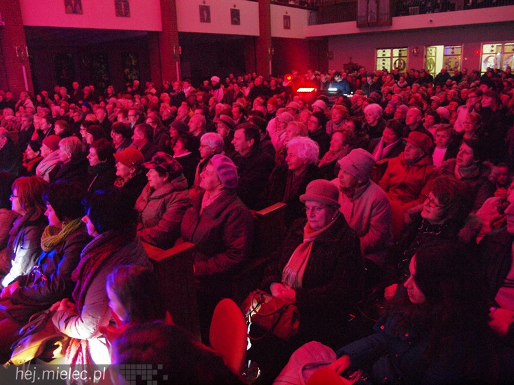 Mieczysław Szcześniak czarował głosem podczas koncertu kolęd w kościele MBNP