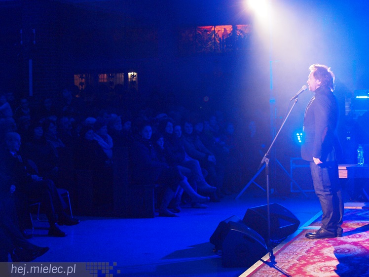 Mieczysław Szcześniak czarował głosem podczas koncertu kolęd w kościele MBNP