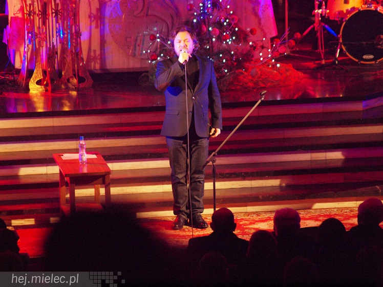 Mieczysław Szcześniak czarował głosem podczas koncertu kolęd w kościele MBNP