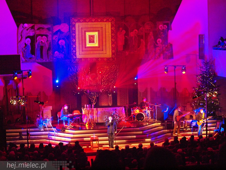 Mieczysław Szcześniak czarował głosem podczas koncertu kolęd w kościele MBNP