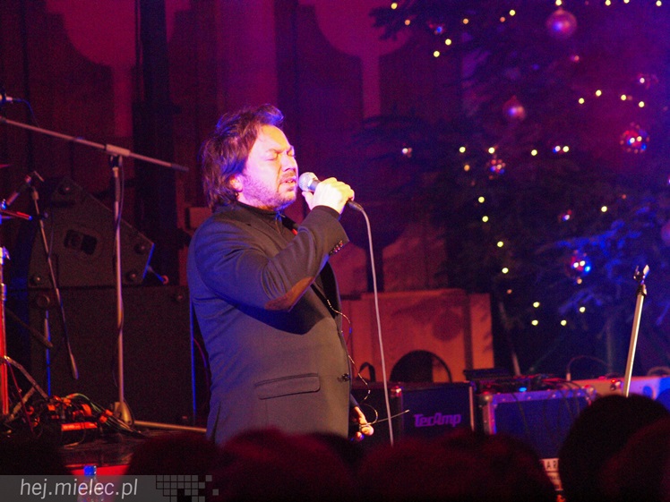 Mieczysław Szcześniak czarował głosem podczas koncertu kolęd w kościele MBNP