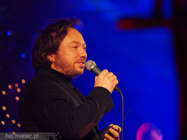 Mieczysław Szcześniak czarował głosem podczas koncertu kolęd w kościele MBNP