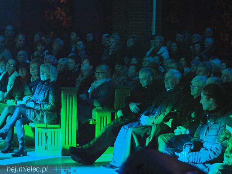 Mieczysław Szcześniak czarował głosem podczas koncertu kolęd w kościele MBNP
