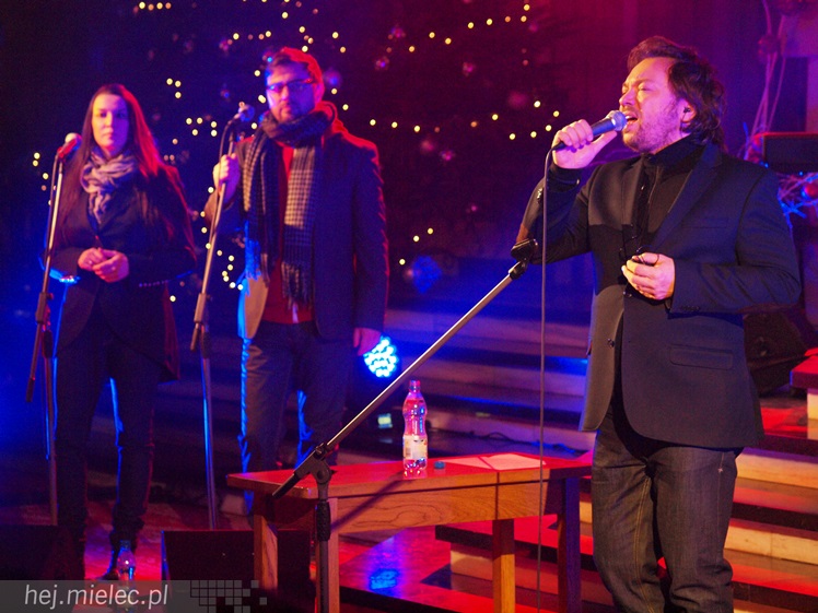 Mieczysław Szcześniak czarował głosem podczas koncertu kolęd w kościele MBNP