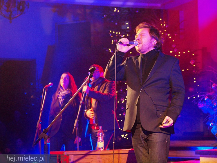 Mieczysław Szcześniak czarował głosem podczas koncertu kolęd w kościele MBNP