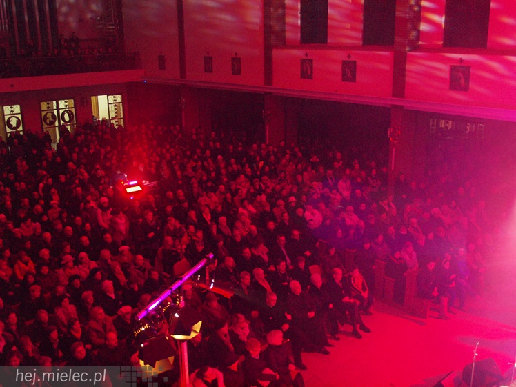 Mieczysław Szcześniak czarował głosem podczas koncertu kolęd w kościele MBNP