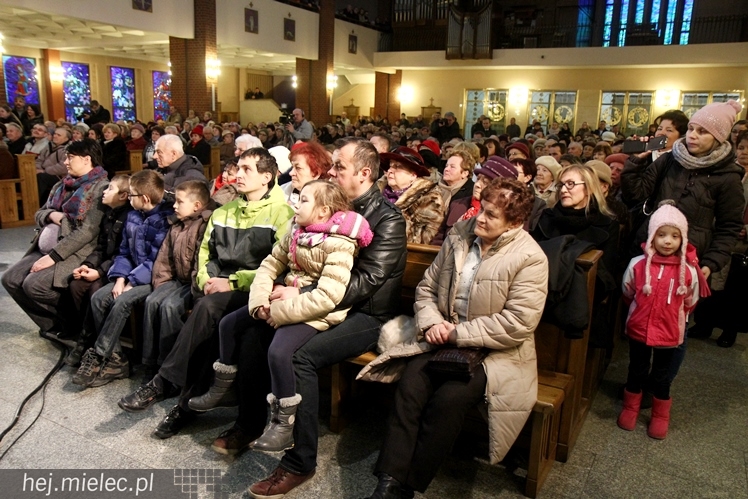Mieleckie Kolędowanie w kościele MBNP w 2014 roku. W sumie 15 prezentacji