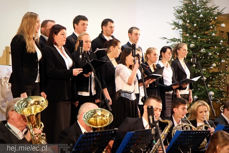 Mieleckie Kolędowanie w kościele MBNP w 2014 roku. W sumie 15 prezentacji