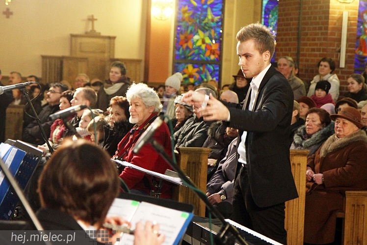 Mieleckie Kolędowanie w kościele MBNP w 2014 roku. W sumie 15 prezentacji
