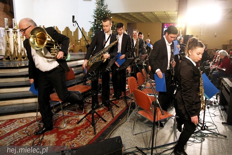 Mieleckie Kolędowanie w kościele MBNP w 2014 roku. W sumie 15 prezentacji