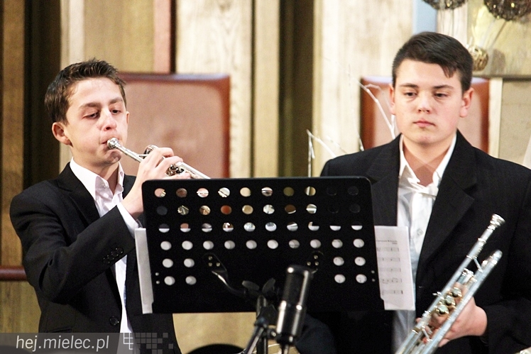 Mieleckie Kolędowanie w kościele MBNP w 2014 roku. W sumie 15 prezentacji