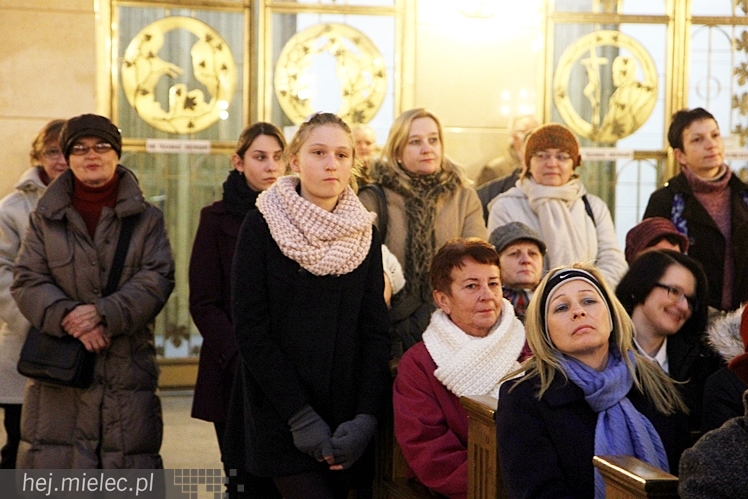 Mieleckie Kolędowanie w kościele MBNP w 2014 roku. W sumie 15 prezentacji