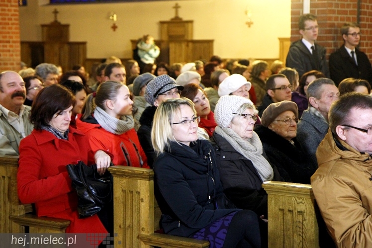 Mieleckie Kolędowanie w kościele MBNP w 2014 roku. W sumie 15 prezentacji
