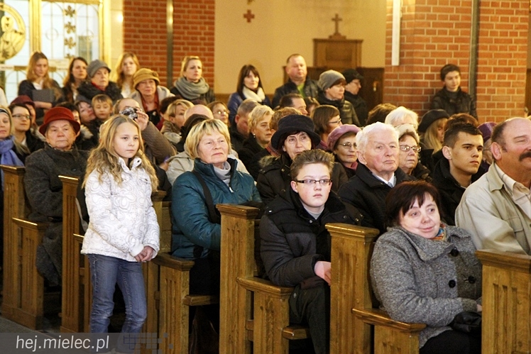Mieleckie Kolędowanie w kościele MBNP w 2014 roku. W sumie 15 prezentacji