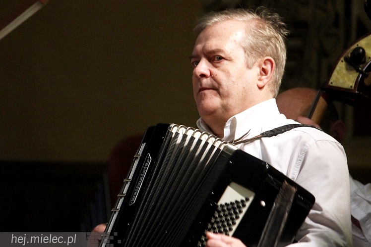 Mieleckie Kolędowanie w kościele MBNP w 2014 roku. W sumie 15 prezentacji