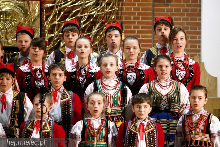 Mieleckie Kolędowanie w kościele MBNP w 2014 roku. W sumie 15 prezentacji