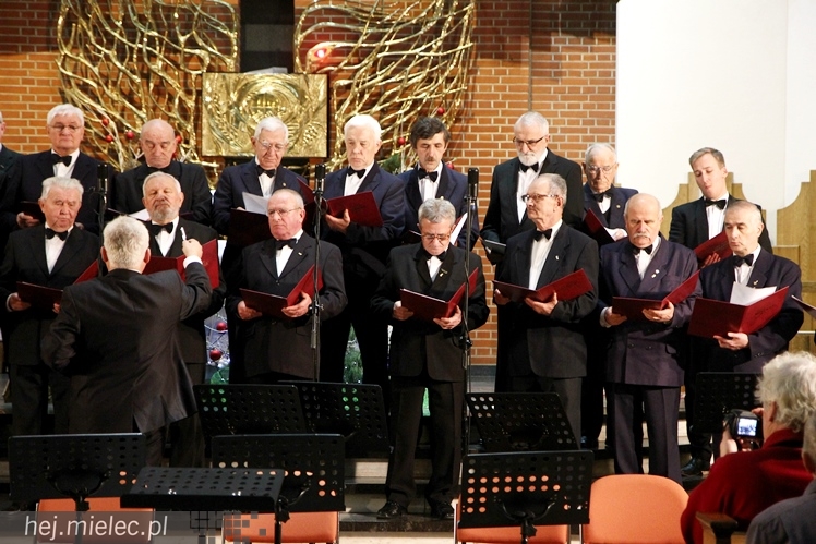 Mieleckie Kolędowanie w kościele MBNP w 2014 roku. W sumie 15 prezentacji