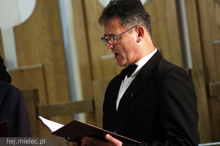 Mieleckie Kolędowanie w kościele MBNP w 2014 roku. W sumie 15 prezentacji