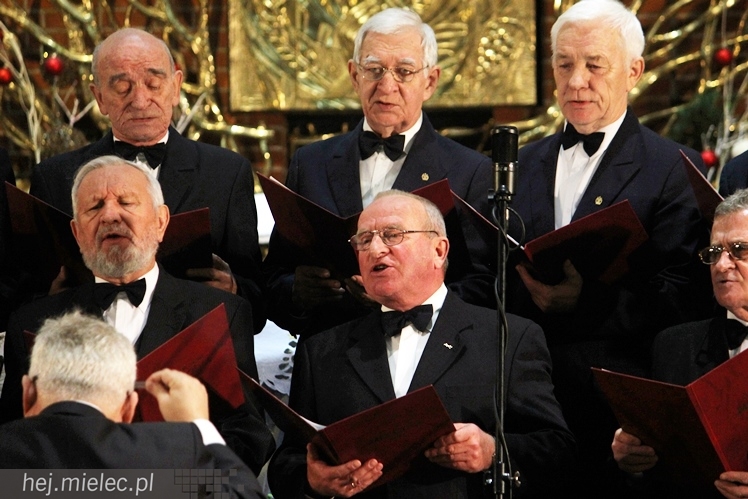 Mieleckie Kolędowanie w kościele MBNP w 2014 roku. W sumie 15 prezentacji