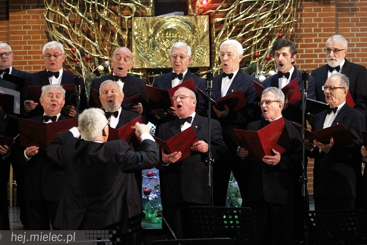 Mieleckie Kolędowanie w kościele MBNP w 2014 roku. W sumie 15 prezentacji