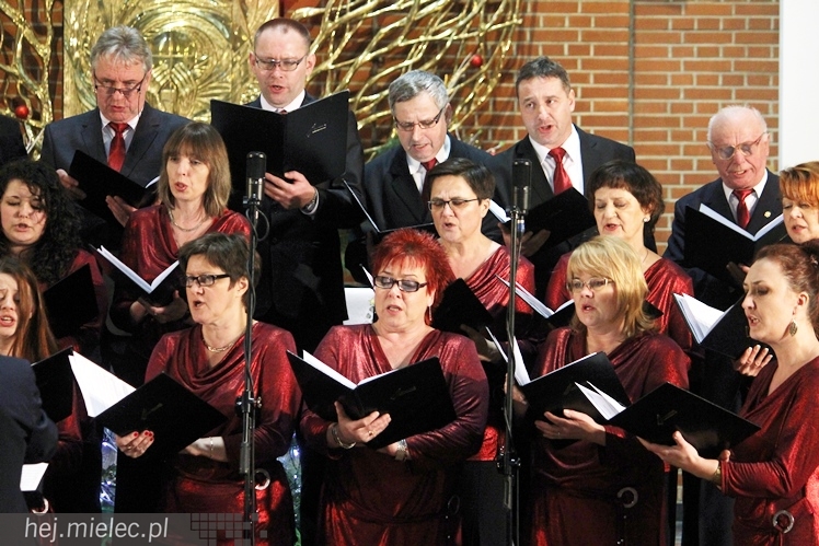 Mieleckie Kolędowanie w kościele MBNP w 2014 roku. W sumie 15 prezentacji