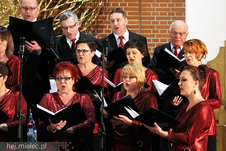 Mieleckie Kolędowanie w kościele MBNP w 2014 roku. W sumie 15 prezentacji