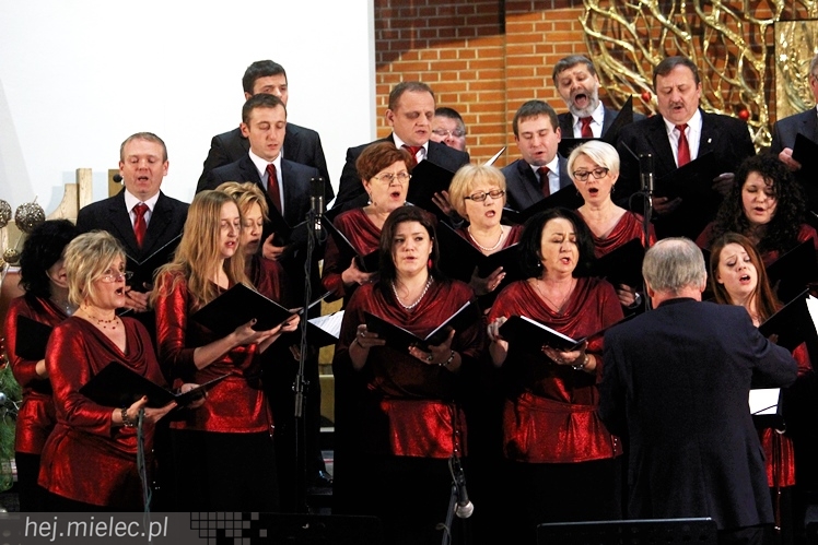Mieleckie Kolędowanie w kościele MBNP w 2014 roku. W sumie 15 prezentacji