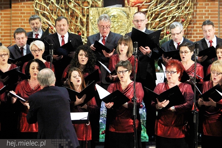 Mieleckie Kolędowanie w kościele MBNP w 2014 roku. W sumie 15 prezentacji