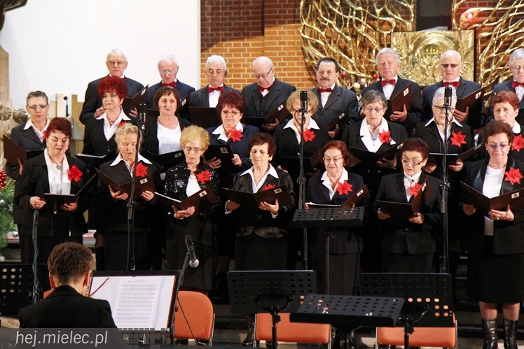 Mieleckie Kolędowanie w kościele MBNP w 2014 roku. W sumie 15 prezentacji