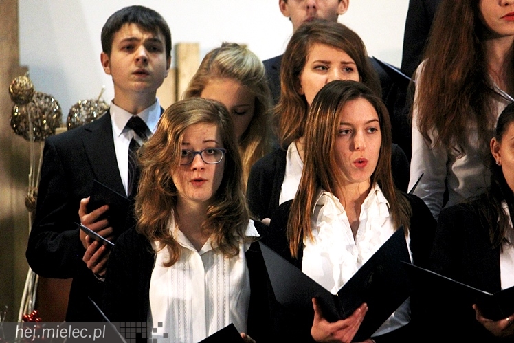 Mieleckie Kolędowanie w kościele MBNP w 2014 roku. W sumie 15 prezentacji