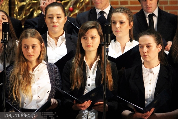 Mieleckie Kolędowanie w kościele MBNP w 2014 roku. W sumie 15 prezentacji