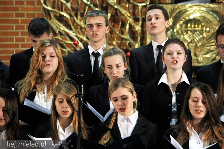 Mieleckie Kolędowanie w kościele MBNP w 2014 roku. W sumie 15 prezentacji