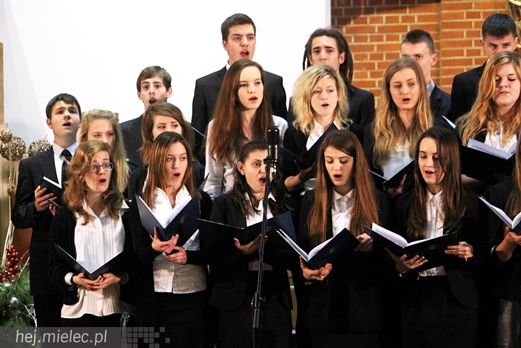 Mieleckie Kolędowanie w kościele MBNP w 2014 roku. W sumie 15 prezentacji