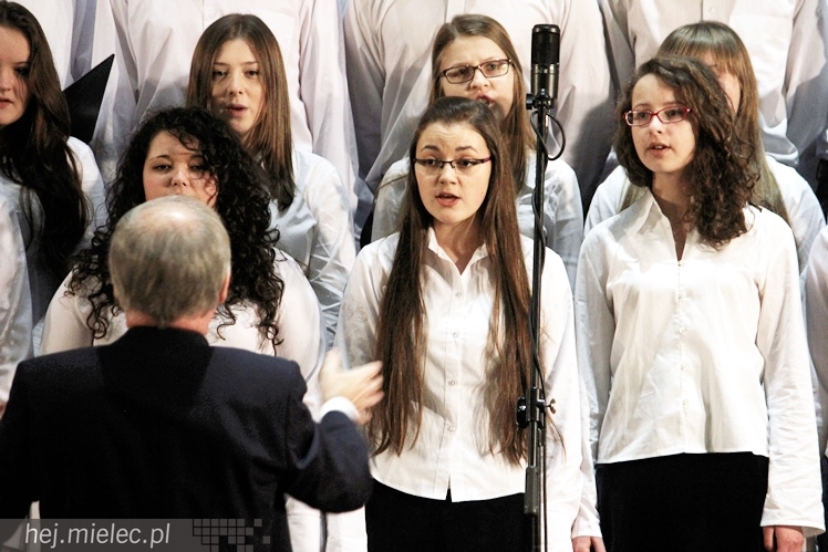Mieleckie Kolędowanie w kościele MBNP w 2014 roku. W sumie 15 prezentacji