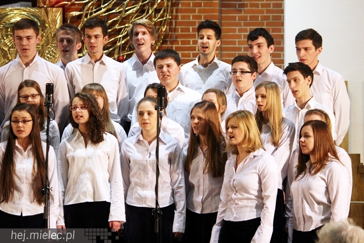 Mieleckie Kolędowanie w kościele MBNP w 2014 roku. W sumie 15 prezentacji