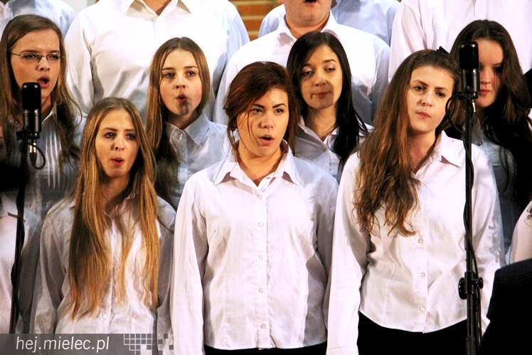 Mieleckie Kolędowanie w kościele MBNP w 2014 roku. W sumie 15 prezentacji