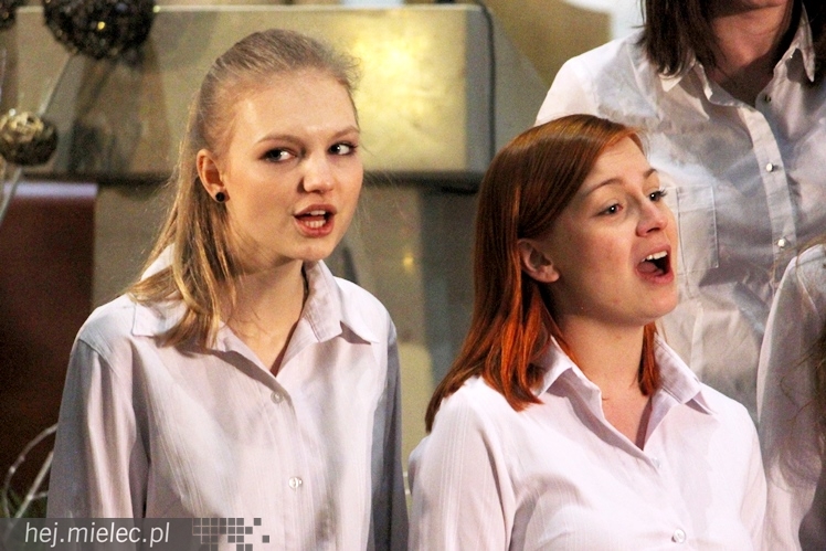 Mieleckie Kolędowanie w kościele MBNP w 2014 roku. W sumie 15 prezentacji