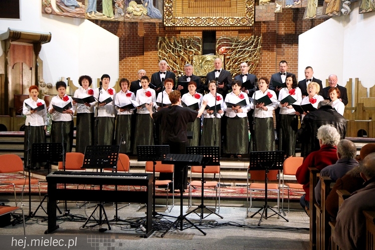 Mieleckie Kolędowanie w kościele MBNP w 2014 roku. W sumie 15 prezentacji