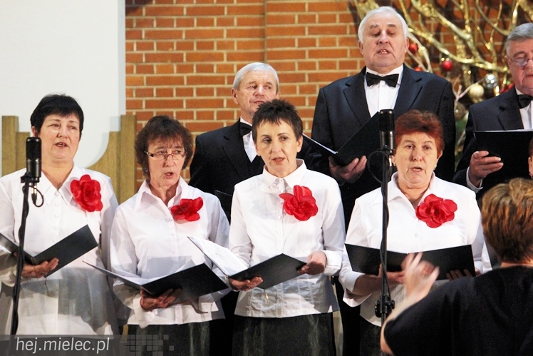 Mieleckie Kolędowanie w kościele MBNP w 2014 roku. W sumie 15 prezentacji