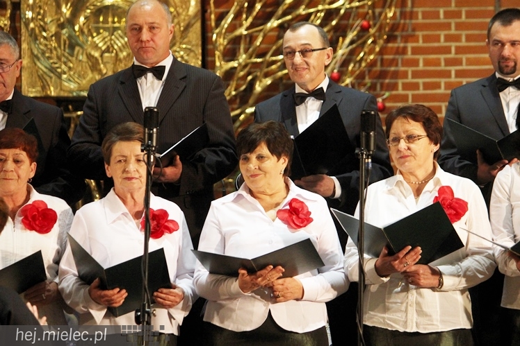 Mieleckie Kolędowanie w kościele MBNP w 2014 roku. W sumie 15 prezentacji