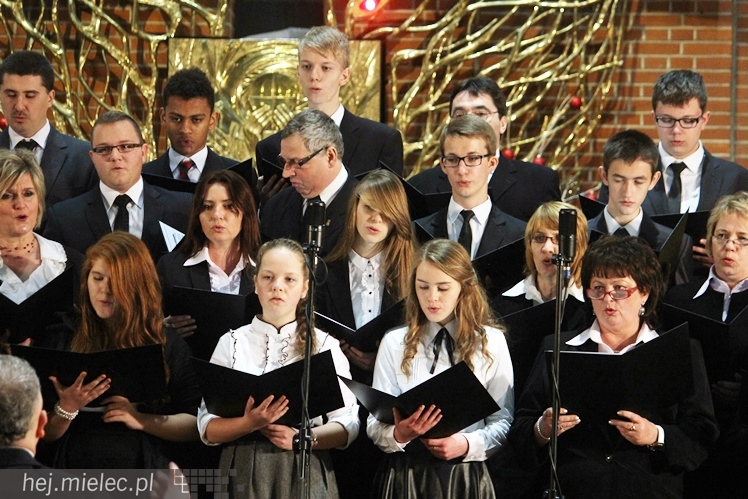Mieleckie Kolędowanie w kościele MBNP w 2014 roku. W sumie 15 prezentacji