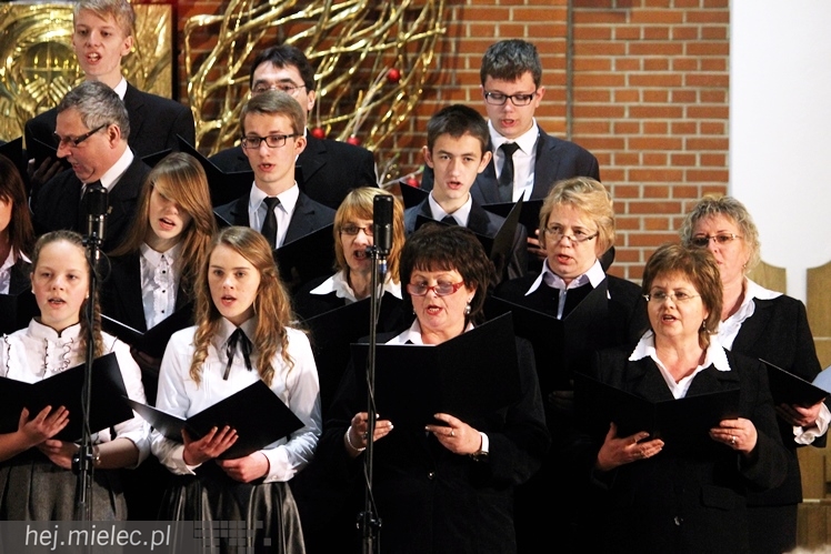 Mieleckie Kolędowanie w kościele MBNP w 2014 roku. W sumie 15 prezentacji