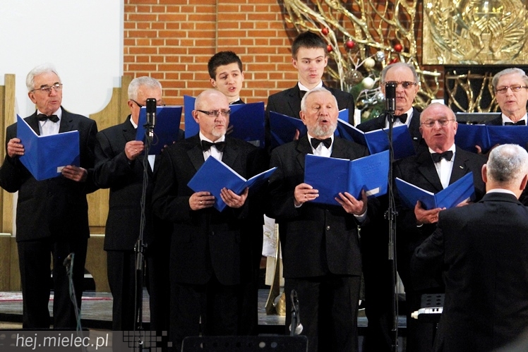 Mieleckie Kolędowanie w kościele MBNP w 2014 roku. W sumie 15 prezentacji