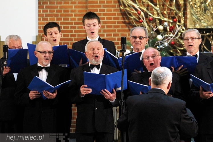 Mieleckie Kolędowanie w kościele MBNP w 2014 roku. W sumie 15 prezentacji