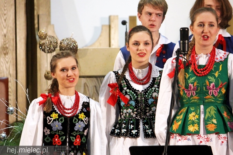Mieleckie Kolędowanie w kościele MBNP w 2014 roku. W sumie 15 prezentacji