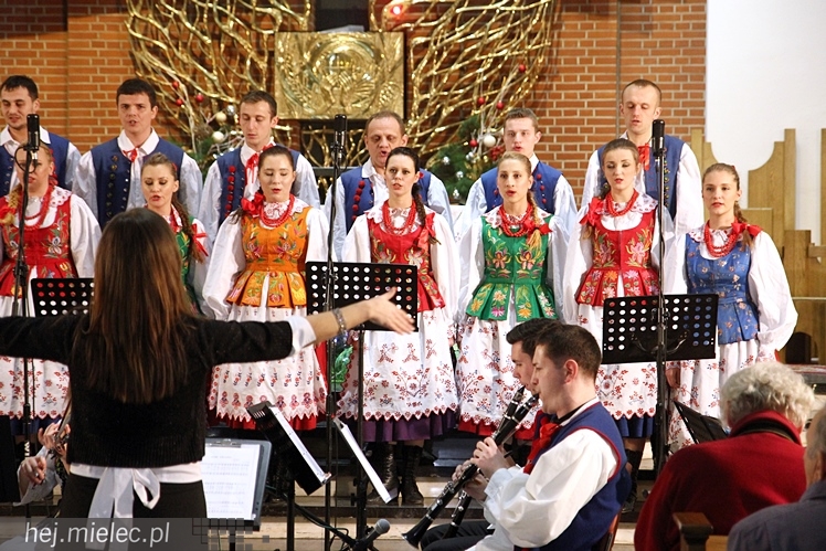 Mieleckie Kolędowanie w kościele MBNP w 2014 roku. W sumie 15 prezentacji