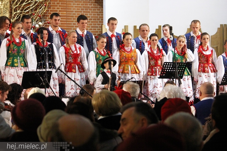 Mieleckie Kolędowanie w kościele MBNP w 2014 roku. W sumie 15 prezentacji