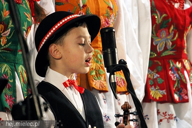 Mieleckie Kolędowanie w kościele MBNP w 2014 roku. W sumie 15 prezentacji