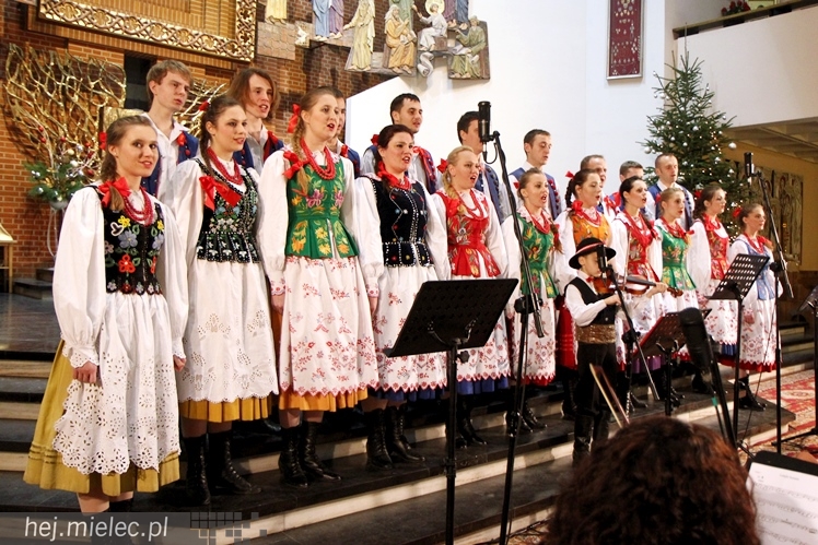 Mieleckie Kolędowanie w kościele MBNP w 2014 roku. W sumie 15 prezentacji